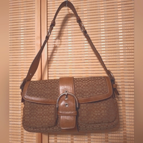 Coach Handbags - Coach Vintage Signature monogram shoulder handbag leather EUC L04U-1463